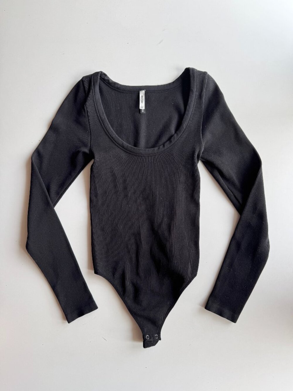 Aritzia SUNDAY BEST Black Ribbed Sinch Seamless Long Sleeve Bodysuit, Size L